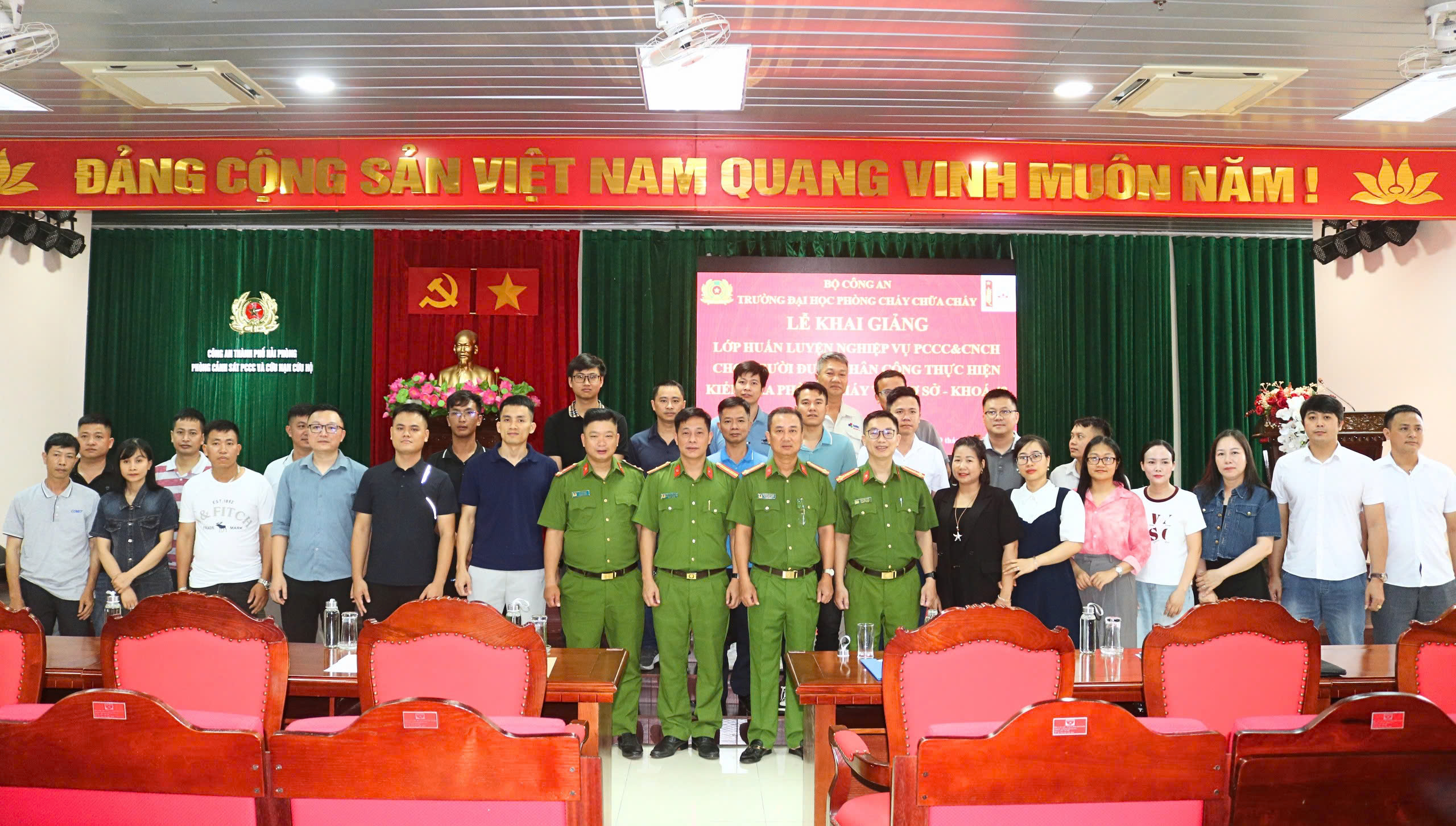 Khai giảng lớp huấn luyện nghiệp vụ PCCC và CNCH cho lực lượng kiểm tra PCCC tại cơ sở khoá 48